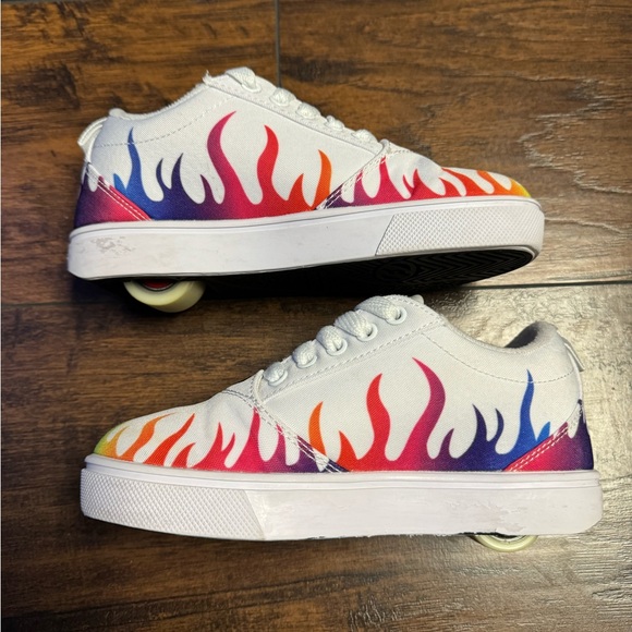 Heelys Pro 20 Skate Shoes Youth 1Y Unisex Multicolor Flames Like New - Picture 7 of 11